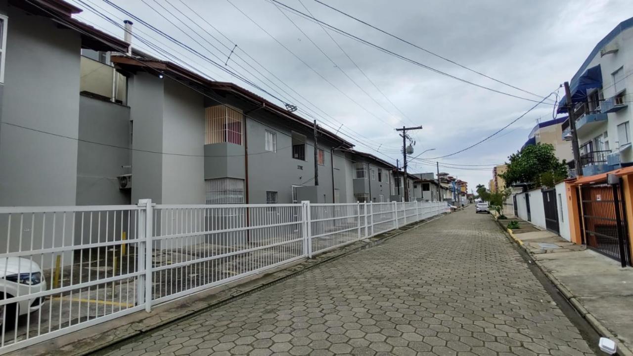 Apartamento Ubatuba - Praia Grande - 200M Da Praia エクステリア 写真